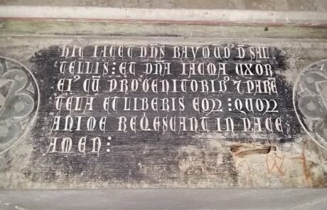 re del la família Saltells a l’església del monestir de Sant Cugat