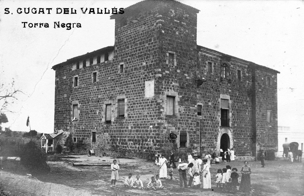 foto antiga de torre negra 