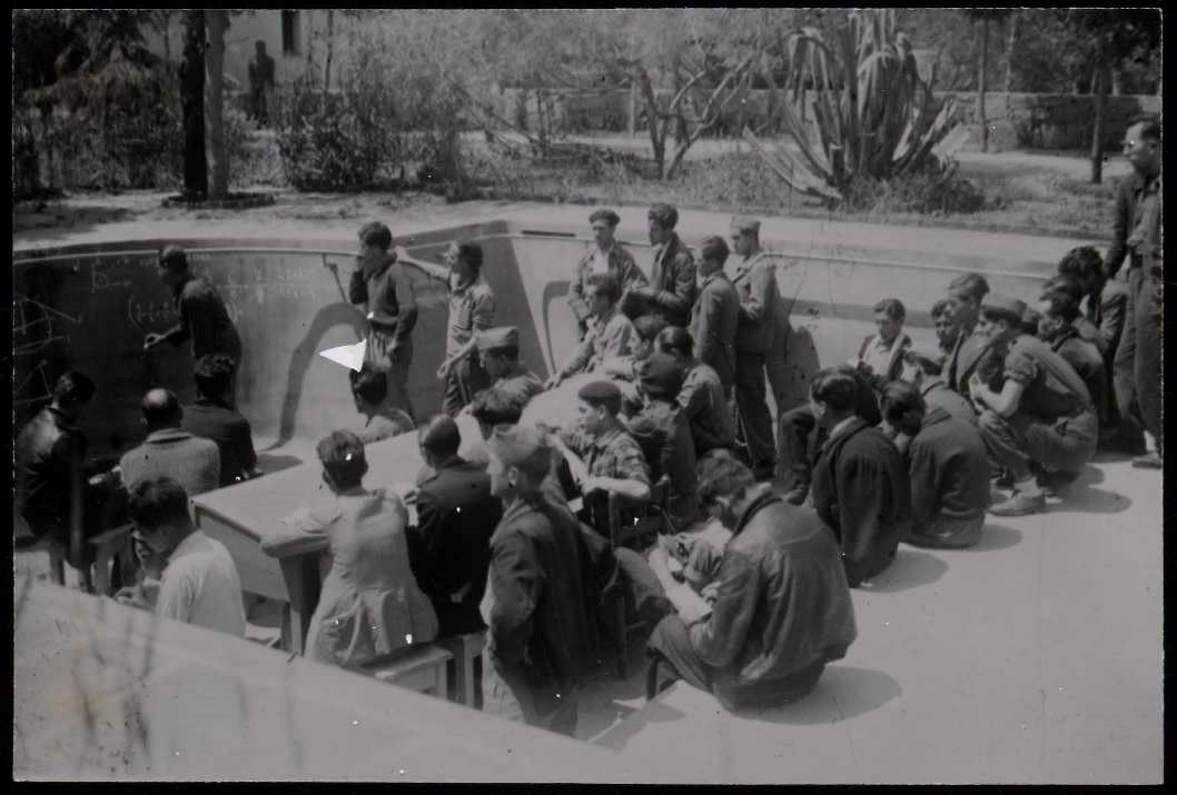 Escola de Comissaris de Pins del Vallés Foto: Biblioteca Nacional de España