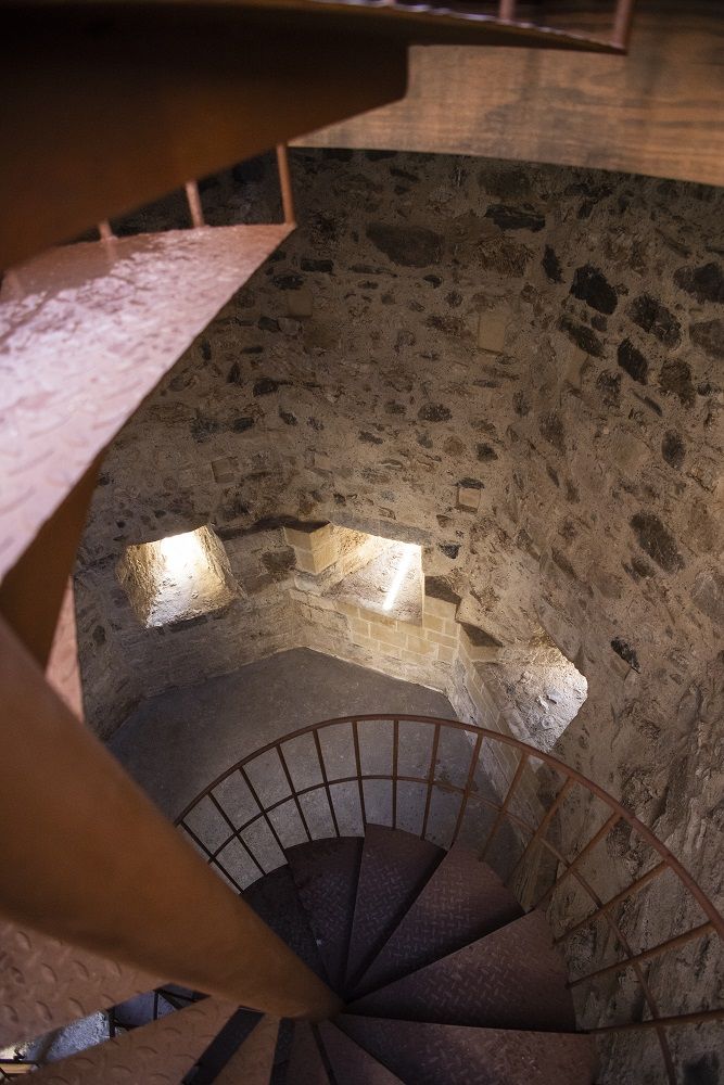 interior de la torre de la muralla del monestir
