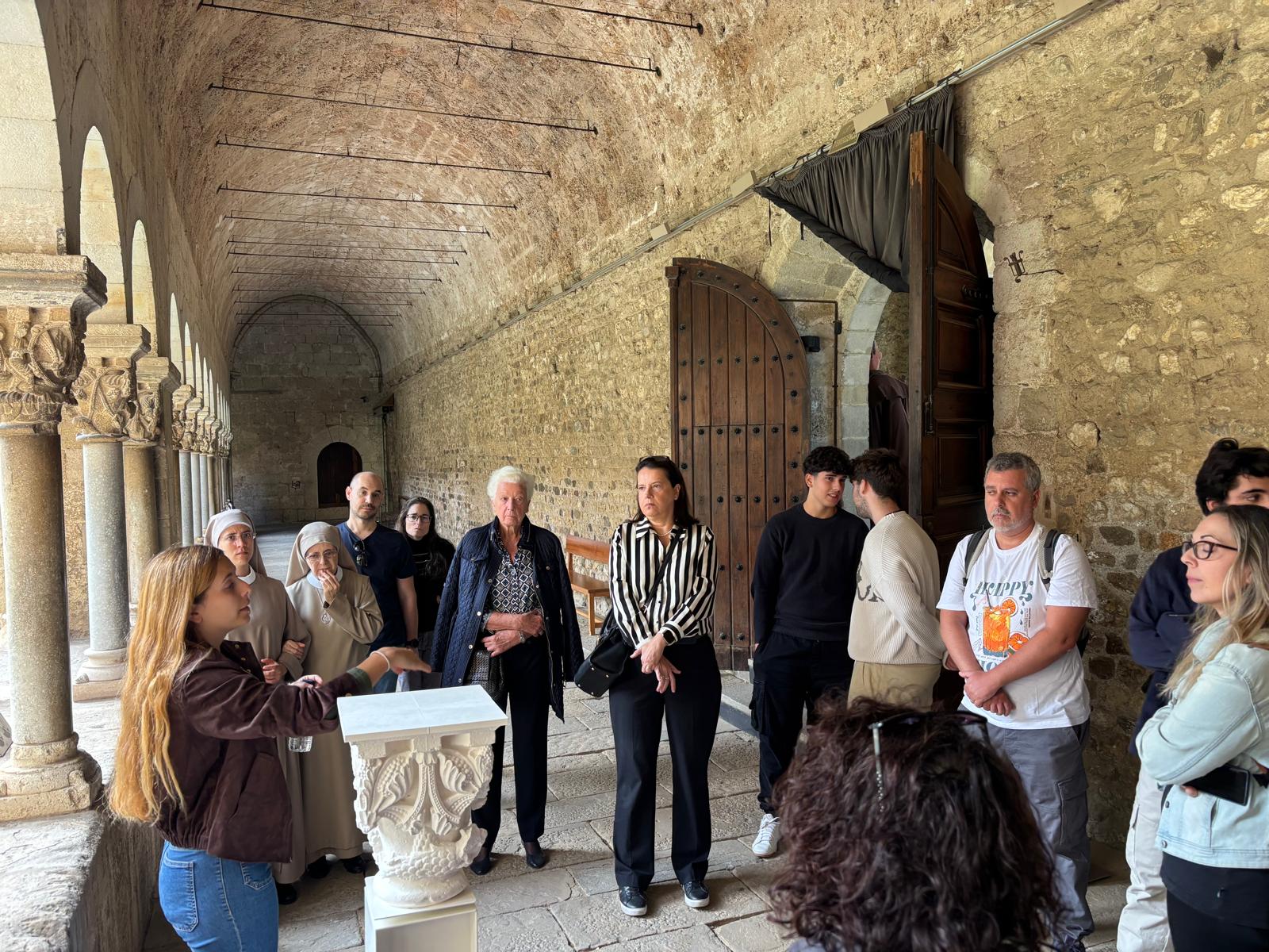 visita guiada el claustre a tocar
